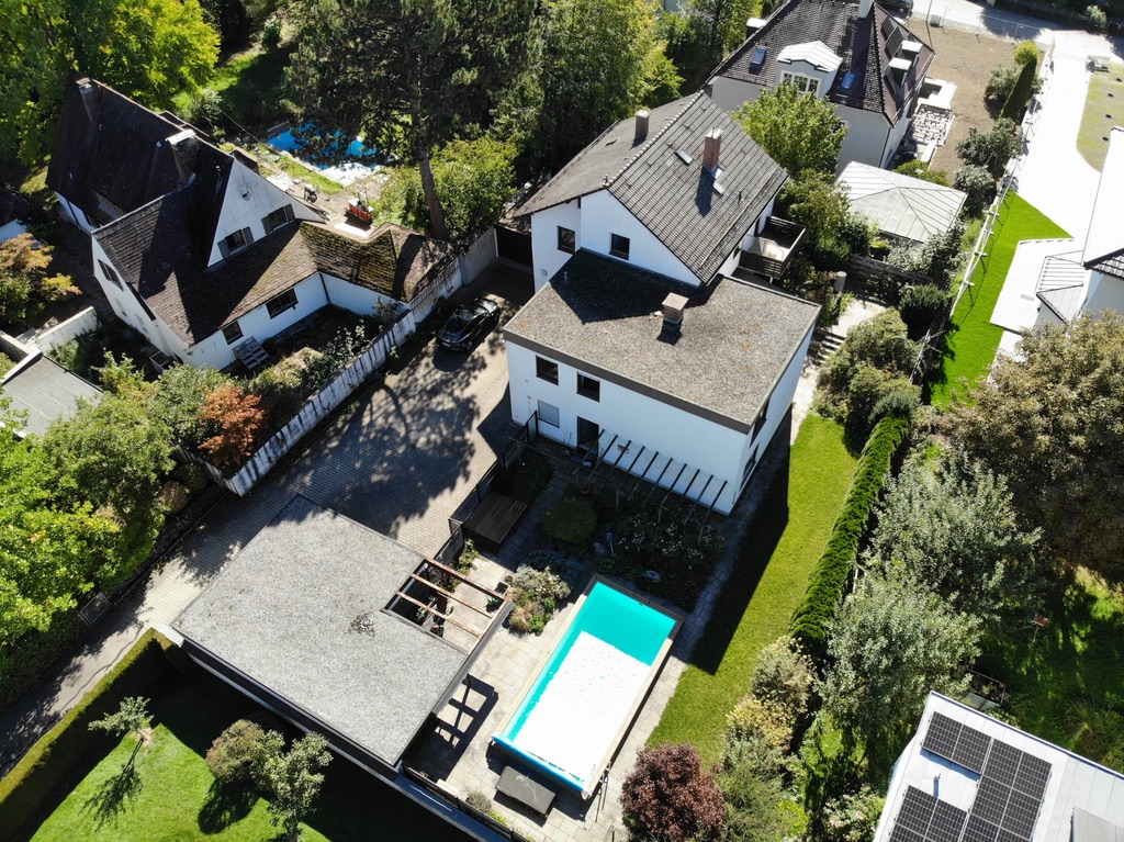 Pool und Garten von oben